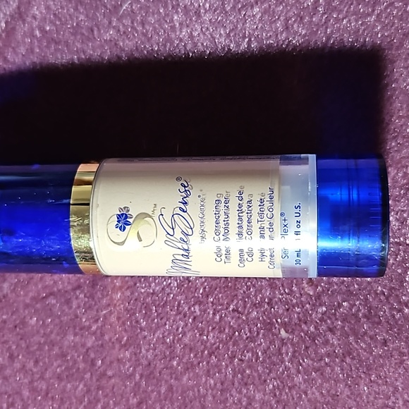 Makesense Color Correcting Tinted Moisturizer -Light - Picture 5 of 5